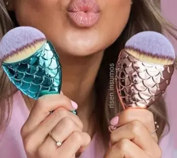 Brocha Cola de Pez Grande Uñas Mkp